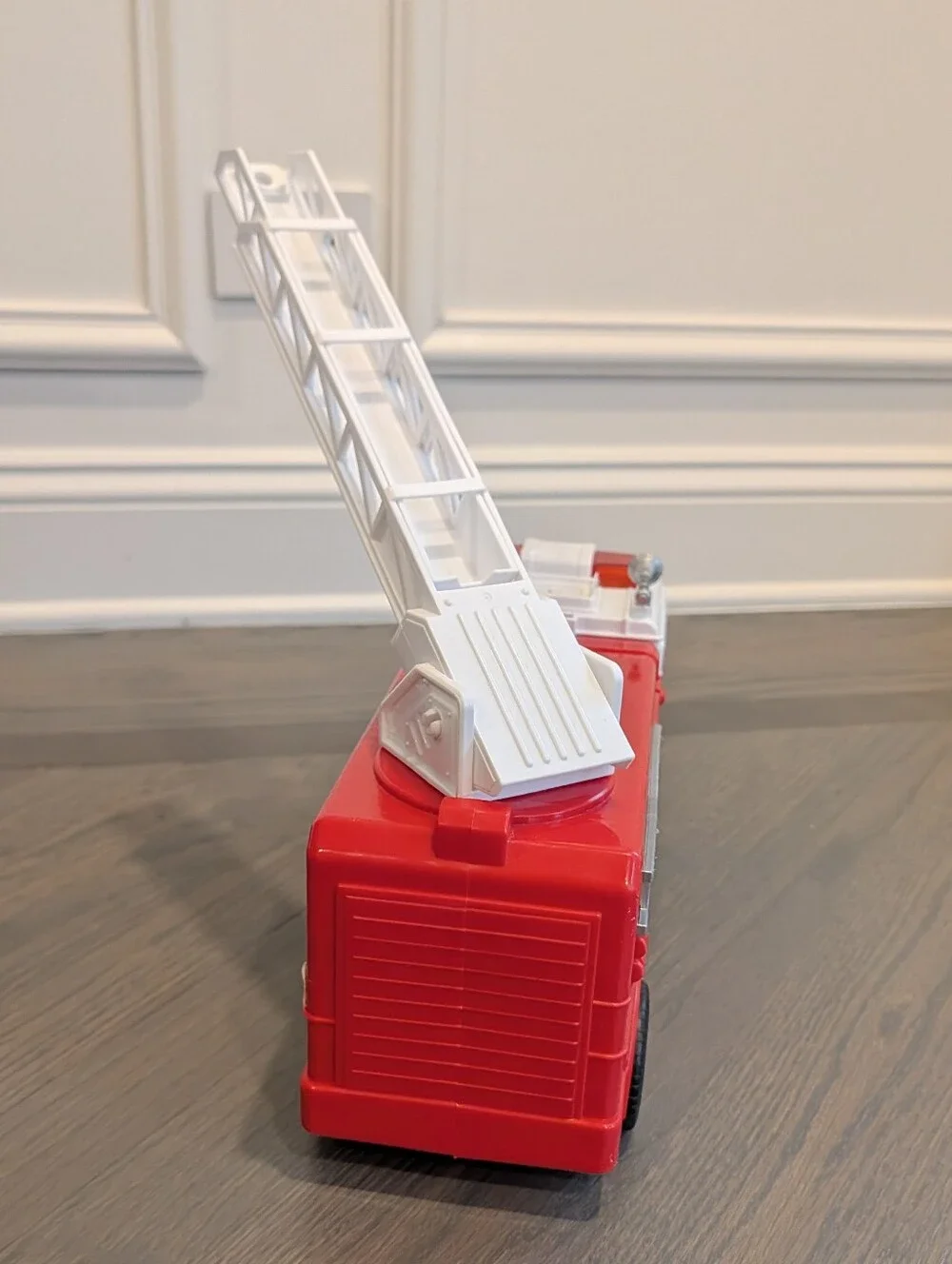 Adventure Force Utility Vehicle with Light & Sound - Fire Truck